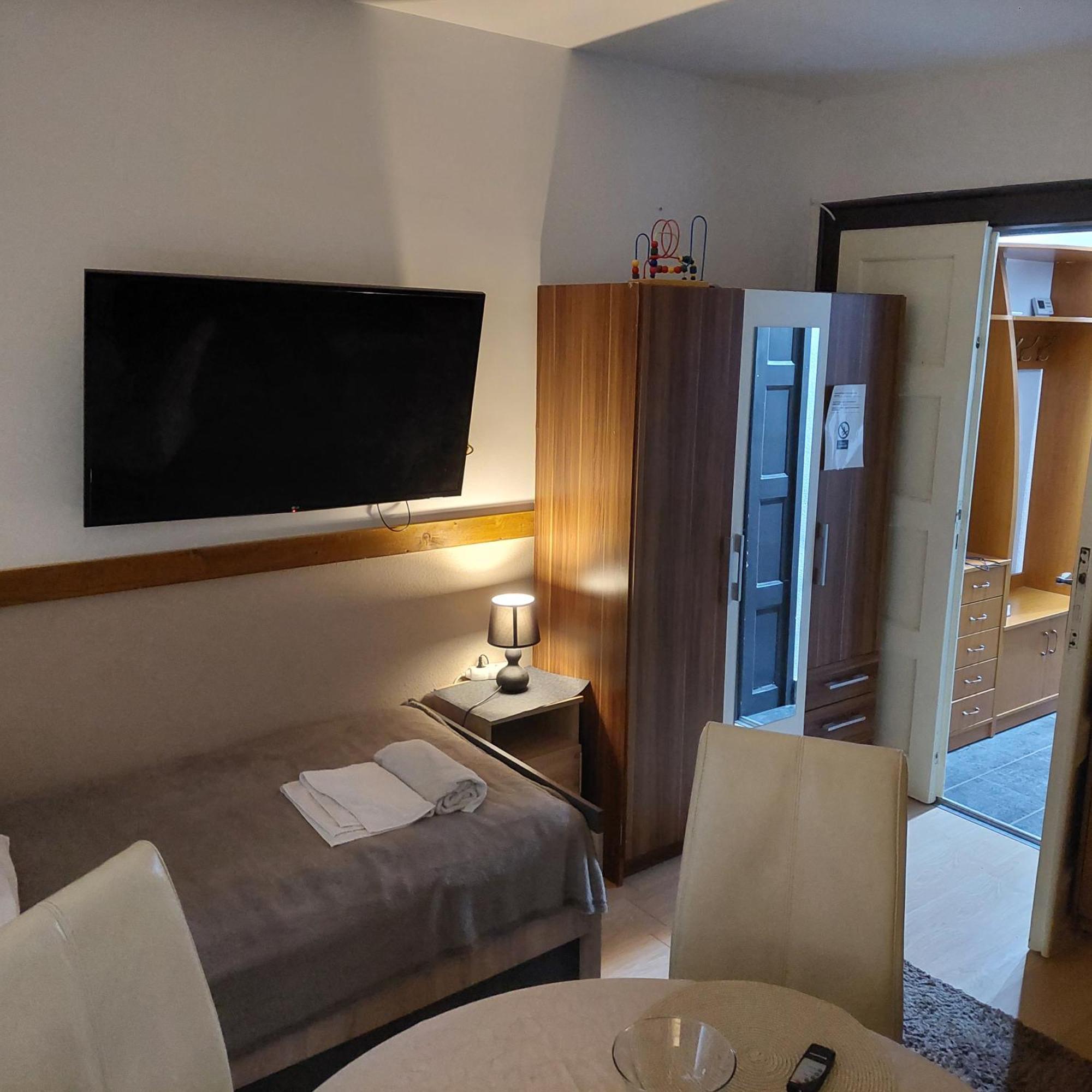 Ujszeged Apartman Habitación foto